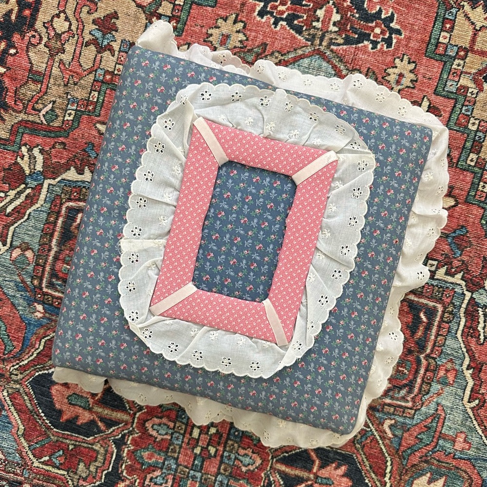 Vintage 80s/90s Floral Fabric Ruffle Photoalbum Cottagecore Grandmacore